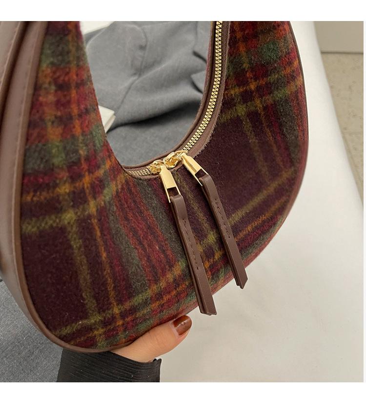 Autumn and winter niche design moon bag high-end armpit bag