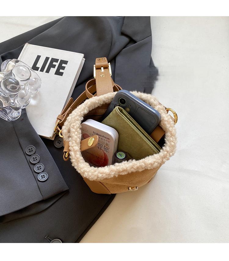 Retro plush bag versatile mini bag