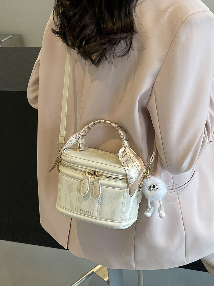 Popular bags for women, textured crossbody small square bag