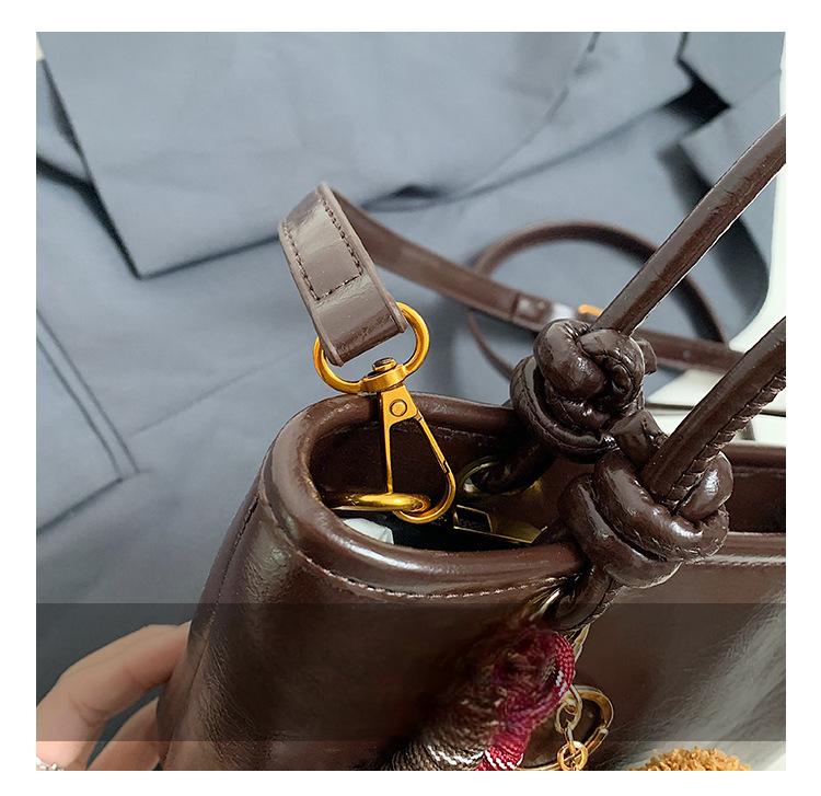 Autumn and winter versatile crossbody bag super popular portable bucket bag