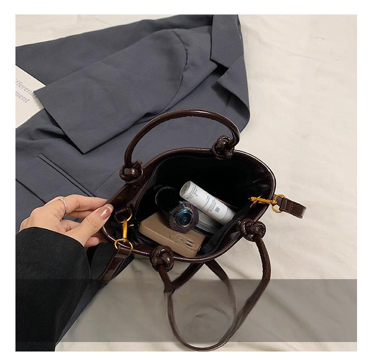 Autumn and winter versatile crossbody bag super popular portable bucket bag